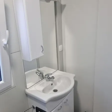 Hipo Camp - Mobil Sestrica Campeggio *