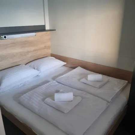 Hipo Camp - Mobil Sestrica * Pakoštane